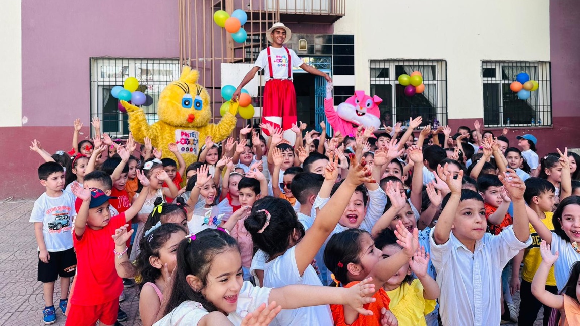 Okulumuzda Yıl Sonu Şenliği 